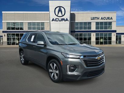 Used 2022 Chevrolet Traverse LT w/ LT Premium Package