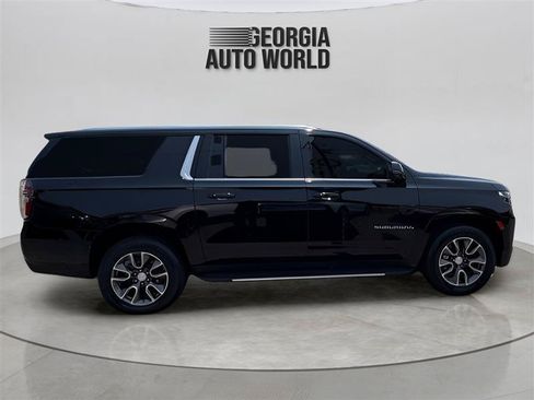 Used 2022 Chevrolet Suburban LT w/ LT Signature Package RWD image 15