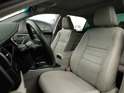 Used 2017 Toyota Camry XLE w/ Advanced Technology Package FWD image 10