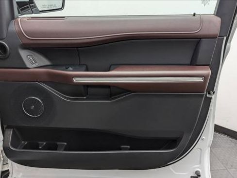 Used 2023 Ford Expedition Limited image 23