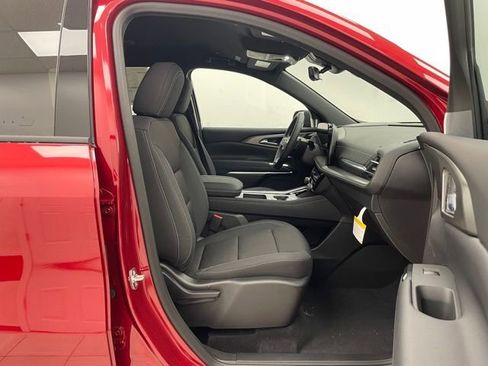 New 2026 Chevrolet Traverse LT w/ Driver Confidence Package AWD/4WD image 16