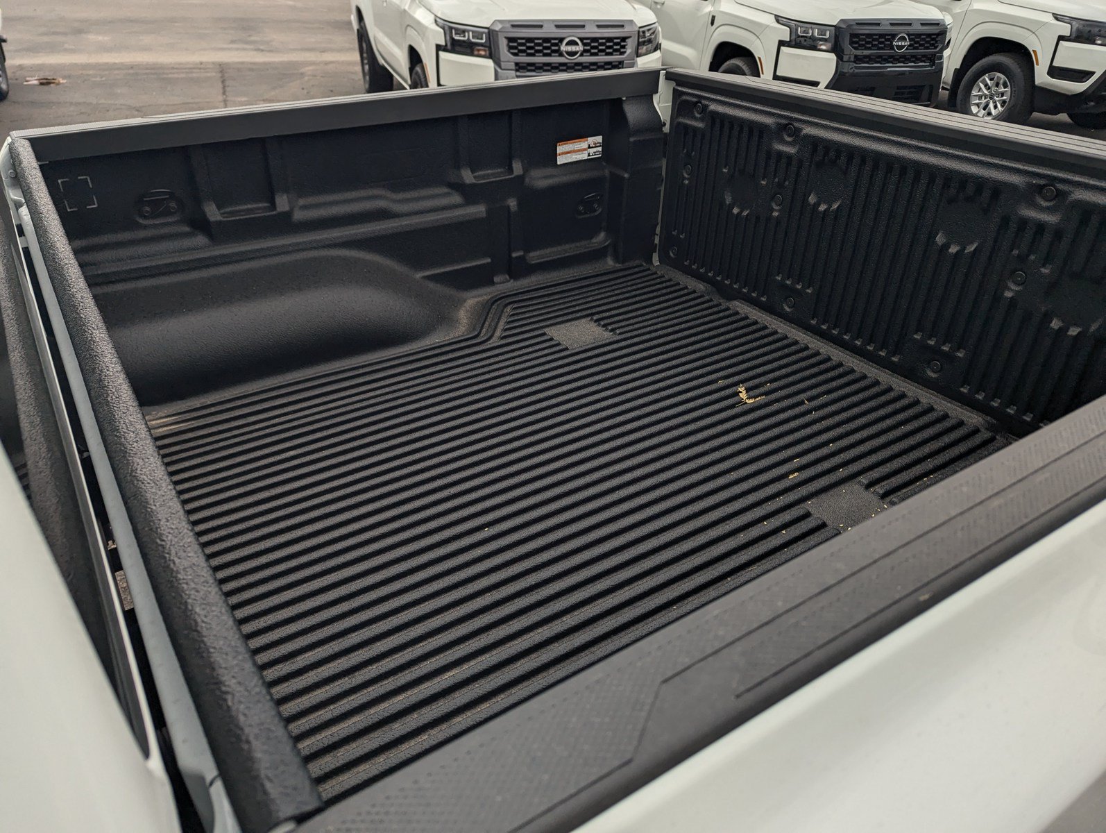 New 2027 Nissan Frontier SV w/ Tow Package RWD image 8