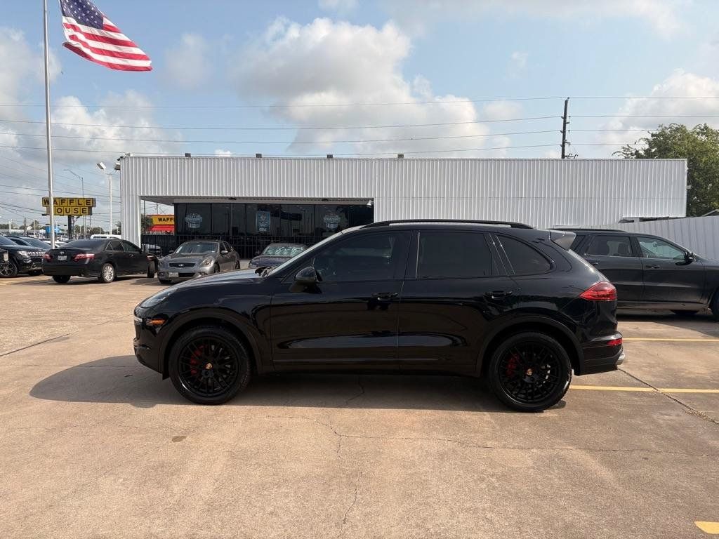 Used 2016 Porsche Cayenne S AWD/4WD image 5