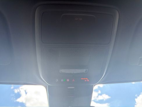 Used 2025 Chevrolet Traverse LT w/ Driver Confidence Package FWD image 18