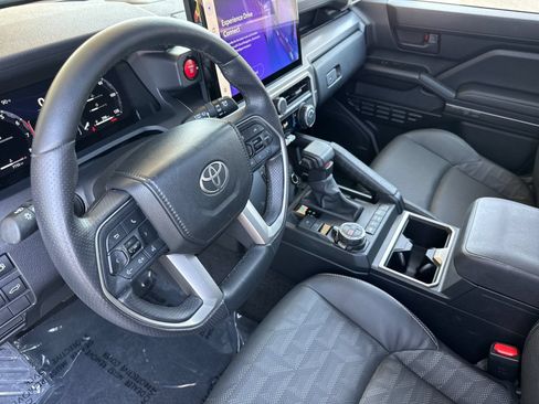 Used 2025 Toyota 4Runner TRD Off-Road Premium AWD/4WD image 10