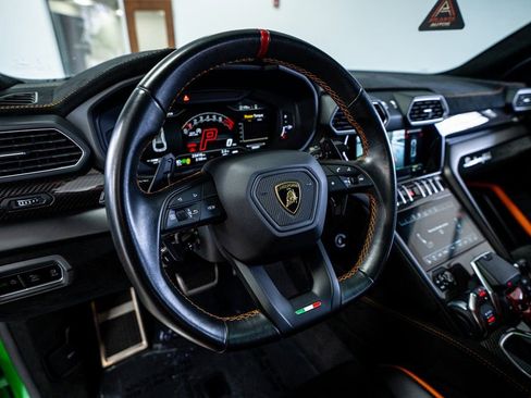 Used 2023 Lamborghini Urus Performante image 41