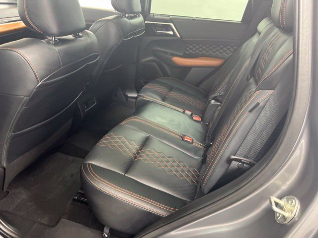 Used 2022 Mitsubishi Outlander SEL AWD/4WD image 11