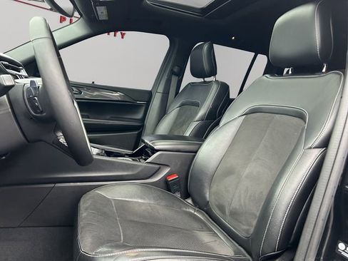 Used 2023 Jeep Grand Cherokee Altitude image 11