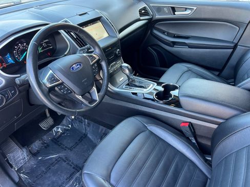 Used 2018 Ford Edge SEL w/ Equipment Group 201A FWD image 9