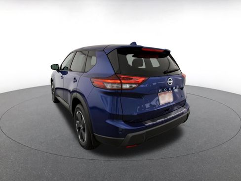 Used 2025 Nissan Rogue SV AWD/4WD image 7