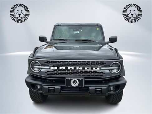 New 2025 Ford Bronco Badlands image 2
