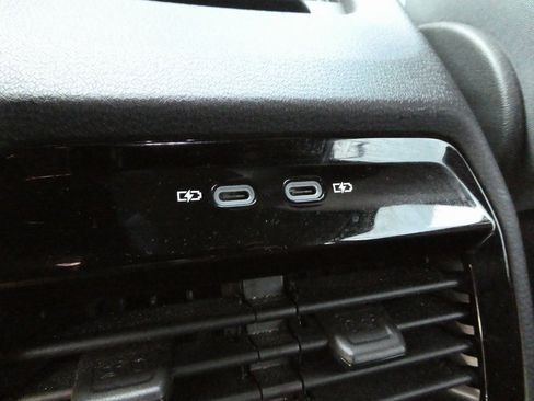 Used 2022 Volkswagen ID.4 Pro image 31