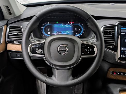 Used 2025 Volvo XC90 B6 Plus image 35