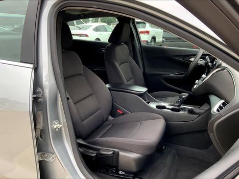 Used 2024 Chevrolet Malibu LT FWD image 9