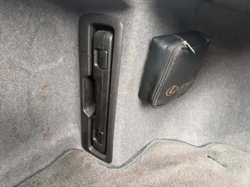 Used 2005 Lexus LS 430 RWD image 36