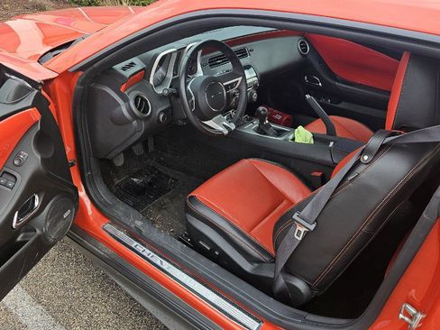 Used 2010 Chevrolet Camaro SS w/ LPO, Ground Effects Package image 4