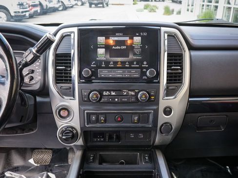 Used 2021 Nissan Titan SV w/ SV Convenience Package AWD/4WD image 18