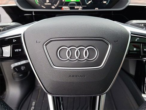 Used 2022 Audi e-tron Premium image 20