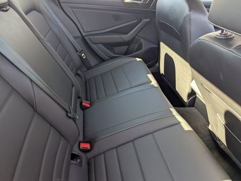 Used 2024 Volkswagen Jetta SE image 15