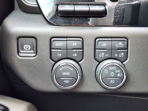 Certified 2024 Chevrolet Silverado 1500 ZR2 w/ Technology Package AWD/4WD image 22