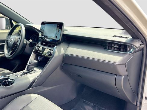 Used 2021 Toyota Venza XLE w/ Softex Package AWD/4WD image 29