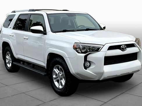 Used 2019 Toyota 4Runner SR5 image 3