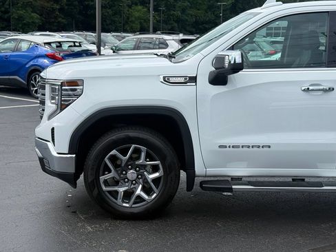 Used 2023 GMC Sierra 1500 SLT w/ SLT Premium Package AWD/4WD image 2