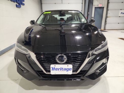 Used 2022 Nissan Sentra SR w/ SR Premium Package image 3