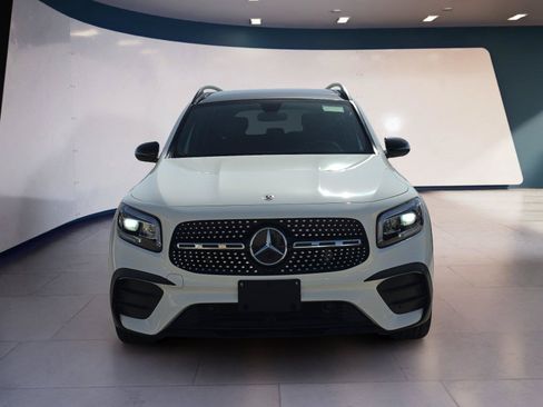 Used 2021 Mercedes-Benz GLB 250 4MATIC image 8