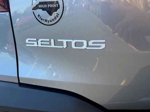New 2026 Kia Seltos EX image 30