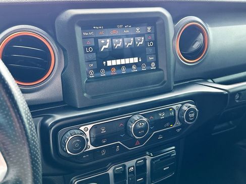 Used 2021 Jeep Gladiator Mojave image 14