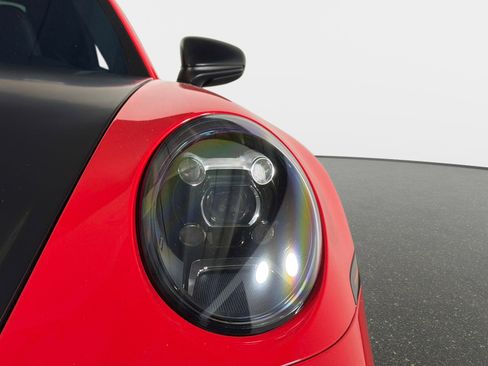 Used 2022 Porsche 911 Carrera RWD image 10