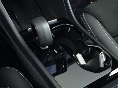 Certified 2023 Volvo XC40 Recharge Ultimate AWD/4WD image 15
