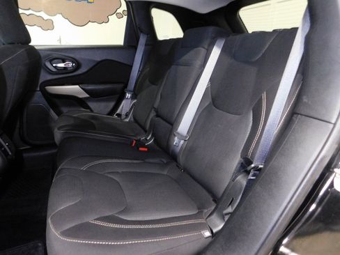 Used 2017 Jeep Cherokee Latitude w/ Comfort & Convenience Group image 72