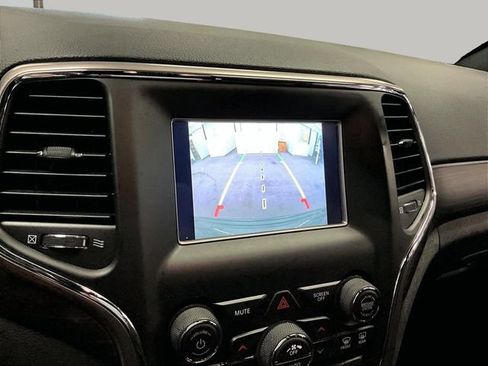 Used 2021 Jeep Grand Cherokee Laredo AWD/4WD image 20