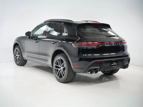 Certified 2026 Porsche Macan AWD/4WD image 3