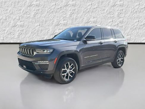 Used 2025 Jeep Grand Cherokee Limited RWD image 7