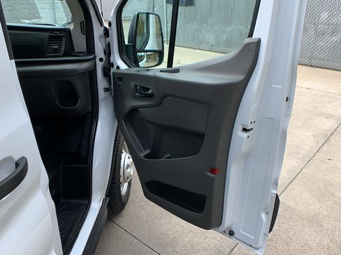 Used 2023 Ford Transit 250 148 High Roof AWD image 21