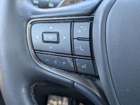 Used 2022 Lexus LS 500 w/ Accessory Package (Z2) image 22