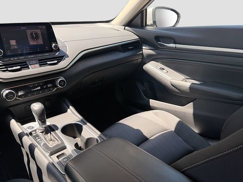 Used 2019 Nissan Altima 2.5 SV FWD image 24