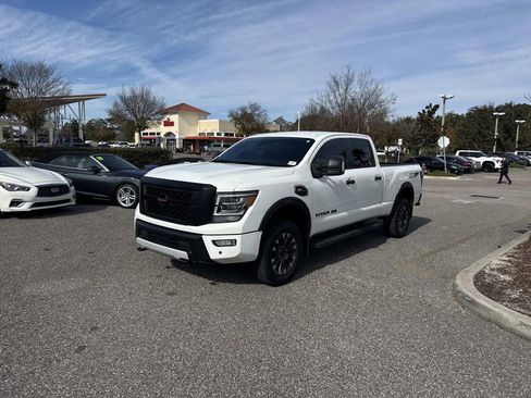 Certified 2020 Nissan Titan PRO-4X image 8