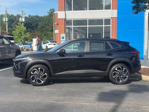New 2026 Chevrolet Trax RS w/ Driver Confidence Package FWD image 2