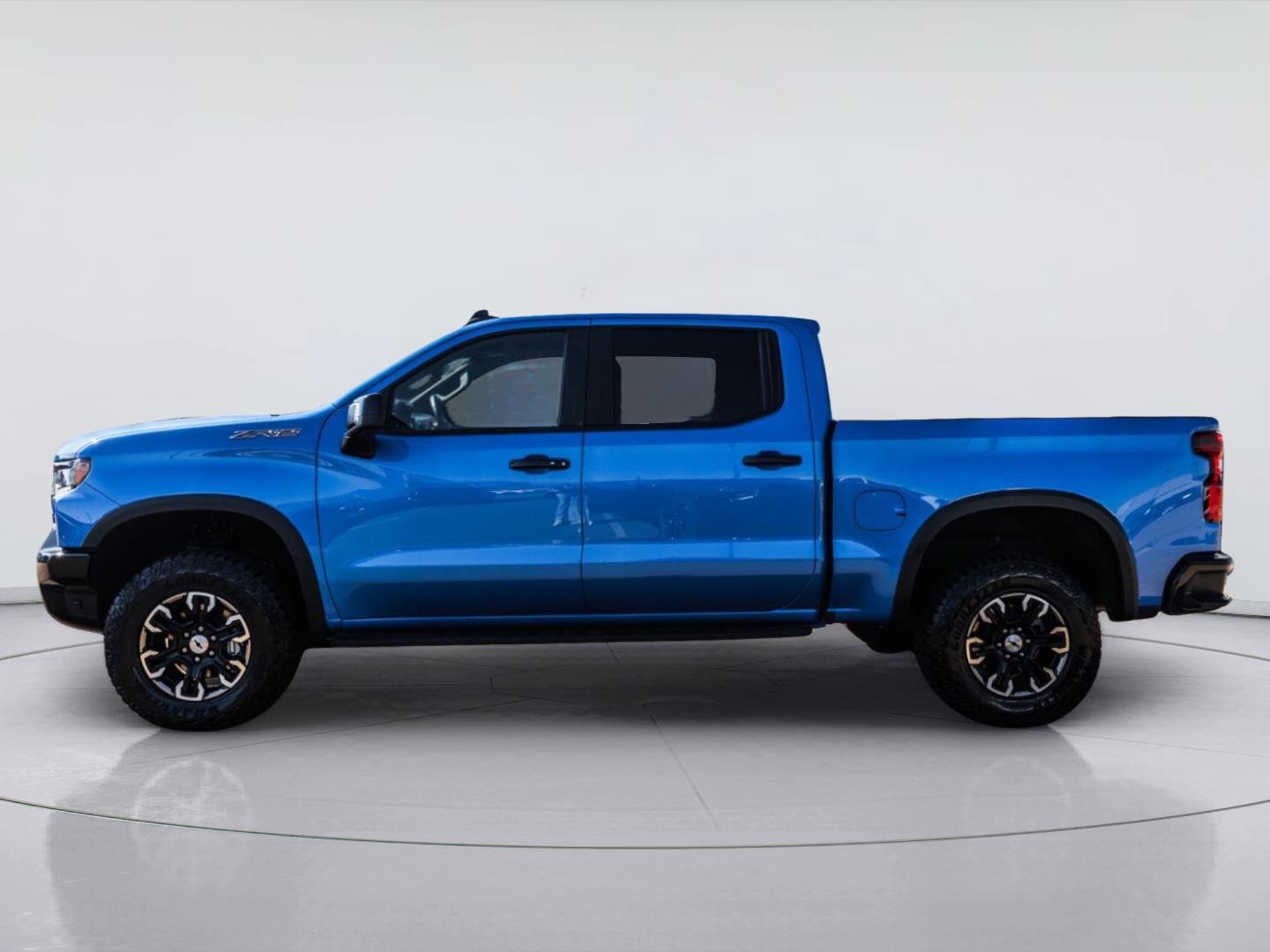 Used 2025 Chevrolet Silverado 1500 ZR2 w/ Technology Package AWD/4WD image 5