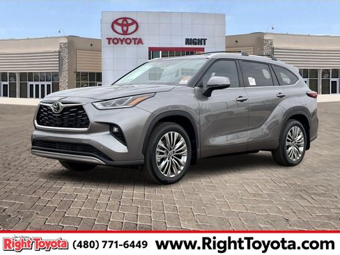 New 2026 Toyota Highlander Platinum image 1