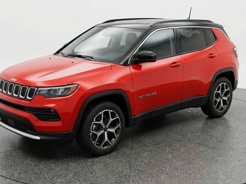 Used 2025 Jeep Compass Limited AWD/4WD image 3