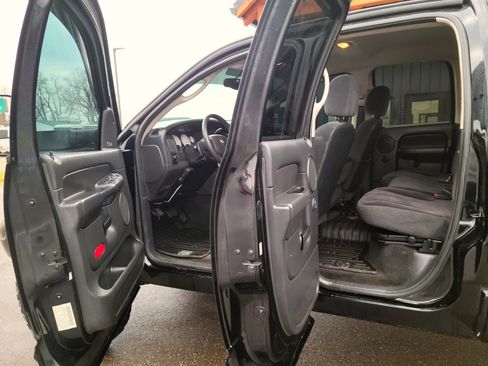 Used 2004 Dodge Ram 2500 Truck SLT w/ Sport Appearance Group image 7
