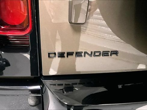 Certified 2025 Land Rover Defender 130 X-Dynamic SE AWD/4WD image 7