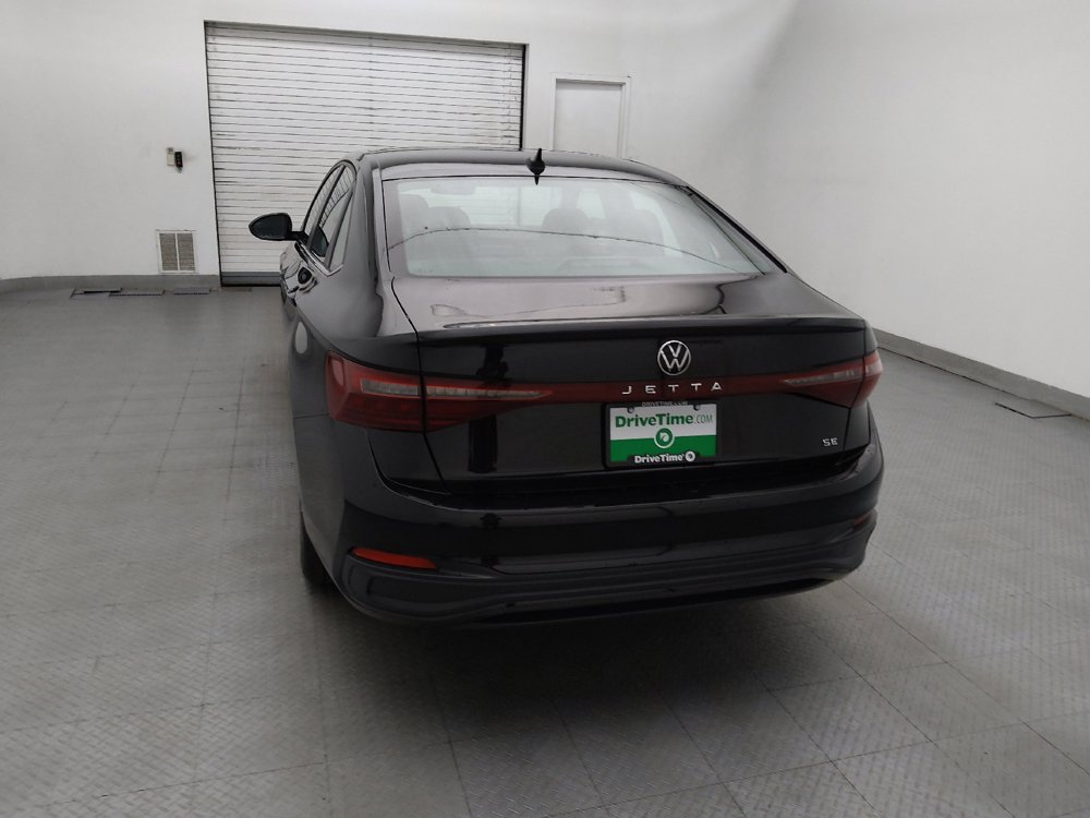 Used 2025 Volkswagen Jetta SE FWD image 6