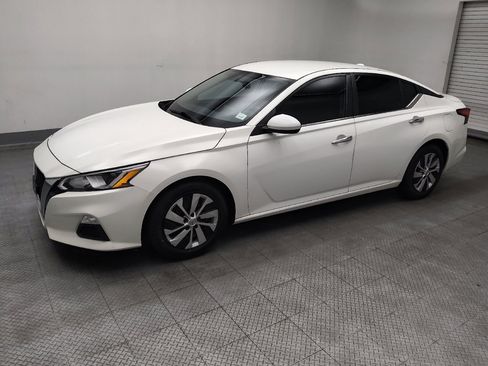 Used 2020 Nissan Altima 2.5 S FWD image 2