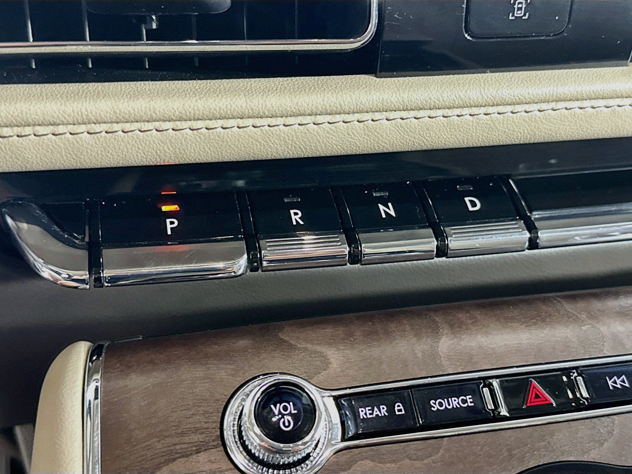 Used 2023 Lincoln Aviator Reserve w/ Equipment Group 201A AWD/4WD image 25